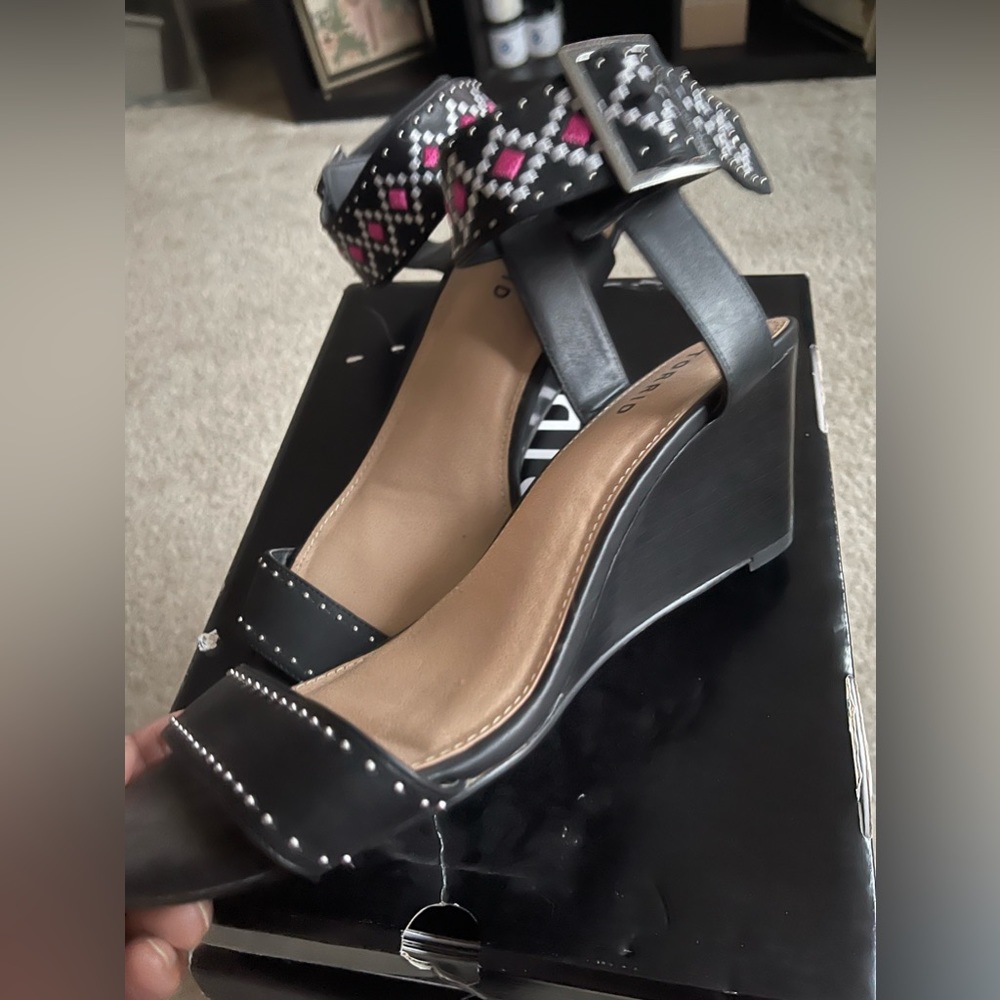 Multi Colored Boho Wedges - Picture 2 of 4